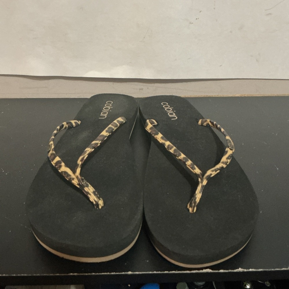 Cobian Nias Bounce Leopard Print Thong Flip Flop Sandals Womens Size 8 Brown